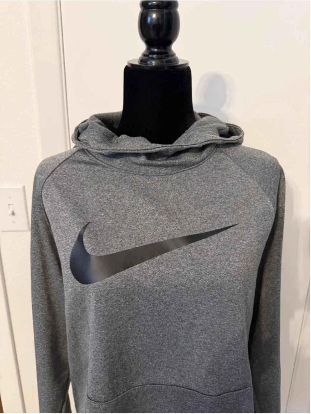 Nike Dri-FIT Hoodie Womens Large Gray Pullover Sweatshirt Swoosh Athletic Top